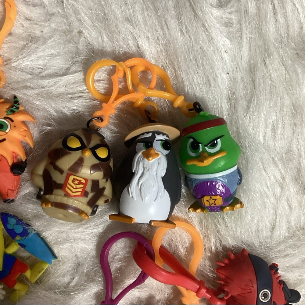 Birds, American Heart Association & Misc Lot of 10 Keychains Backpack Bag Charms - Picture 2 of 11